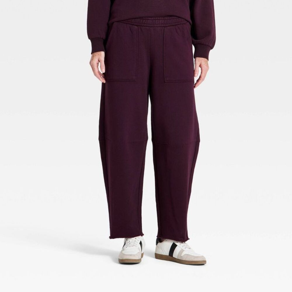 Women's Mid-Rise Barrel Leg Sweatpant - Universal Thread Burgundy S